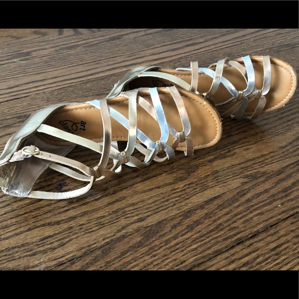 Girls shoes